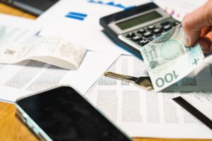 携帯料金の滞納と信用情報の回復期間を解説するイメージ