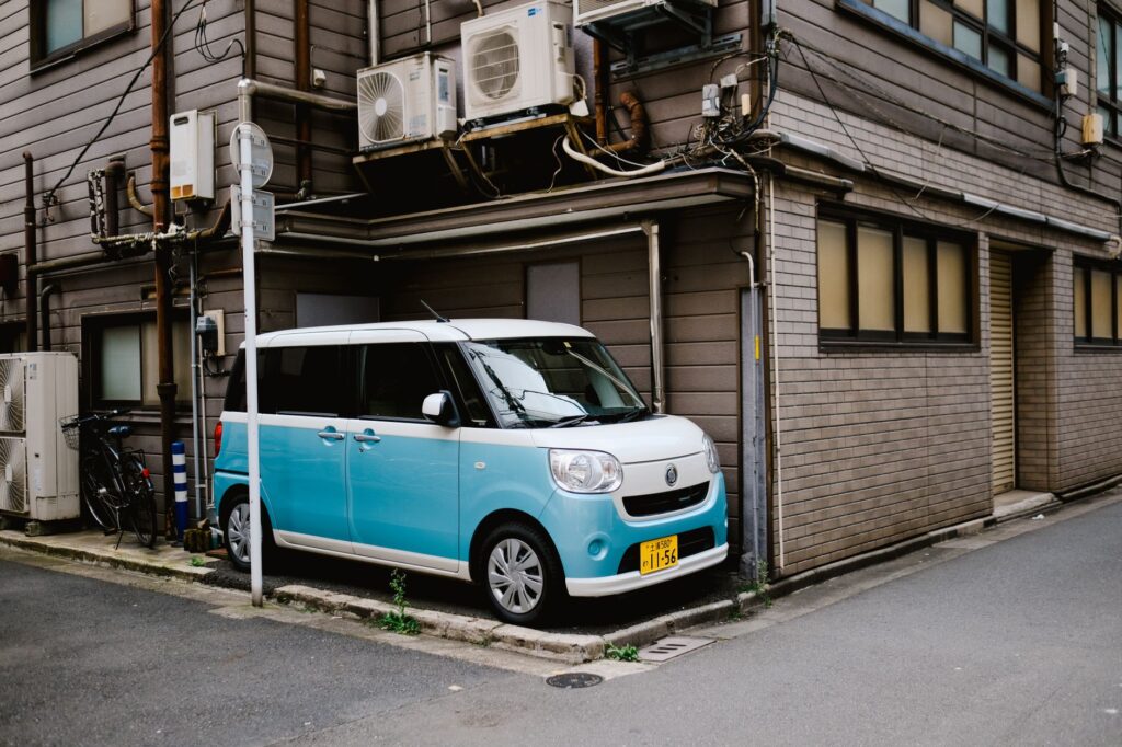 生活再建中に選びたい燃費の良い中古軽自動車